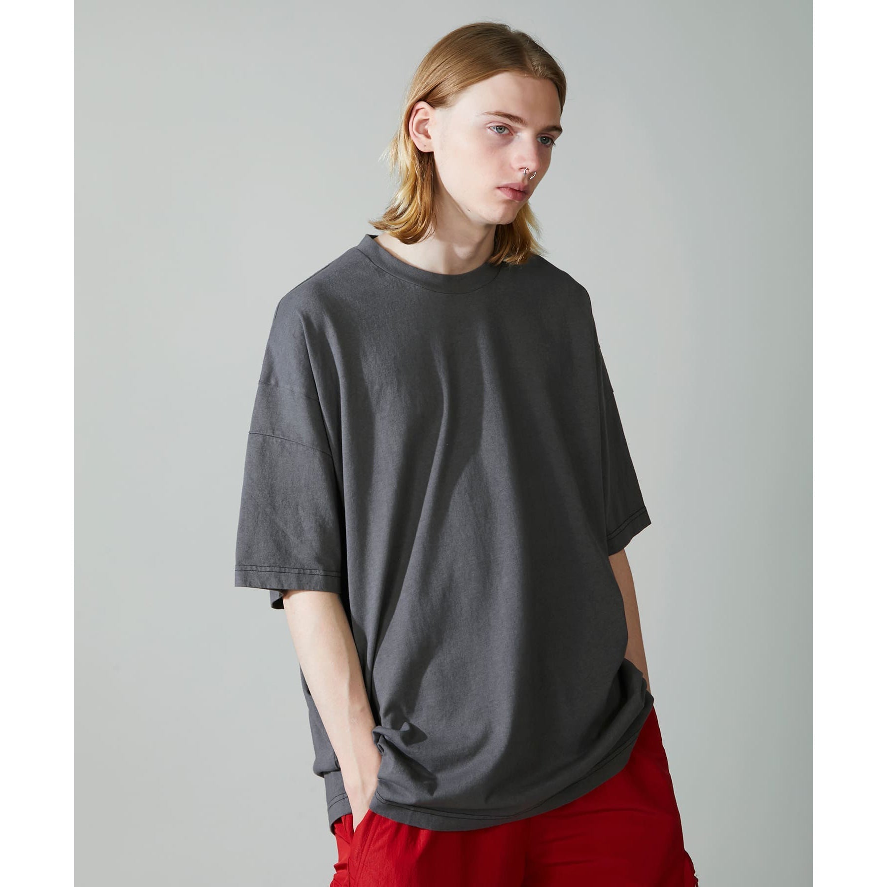 F/CE Men Natural Pigment Oversized Tee Charcoal - T-SHIRTS - Canada