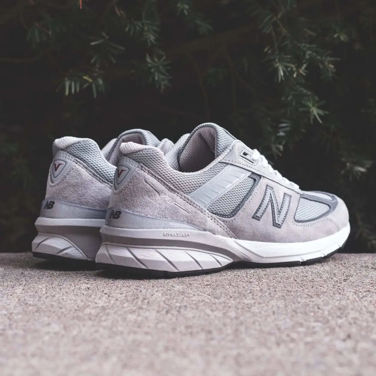 New Balance 990v5