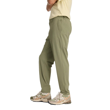 New Balance Men Athletics Ripstop Standard Tapered Pant 28’’ Olive MP43550-DEK - BOTTOMS - Canada