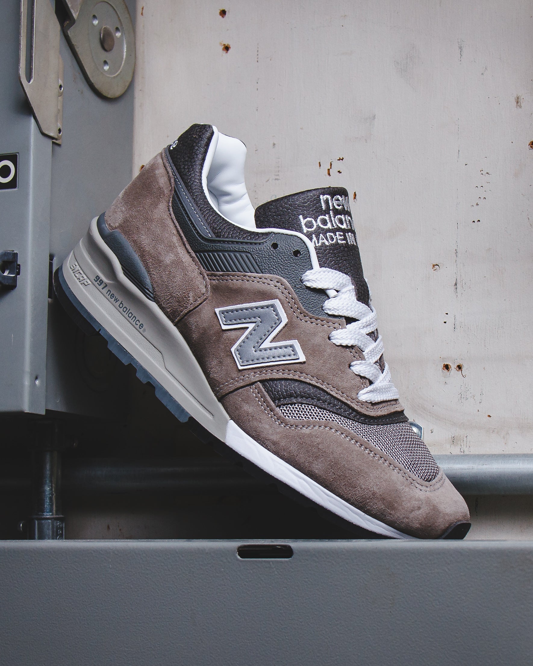 New Balance Unisex MADE in USA 997 Gray U997GY - FOOTWEAR - Canada