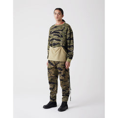 Maharishi Men Camo Harvest Crew Sweat Mint Gold Tigerstripe - SWEATERS - Canada