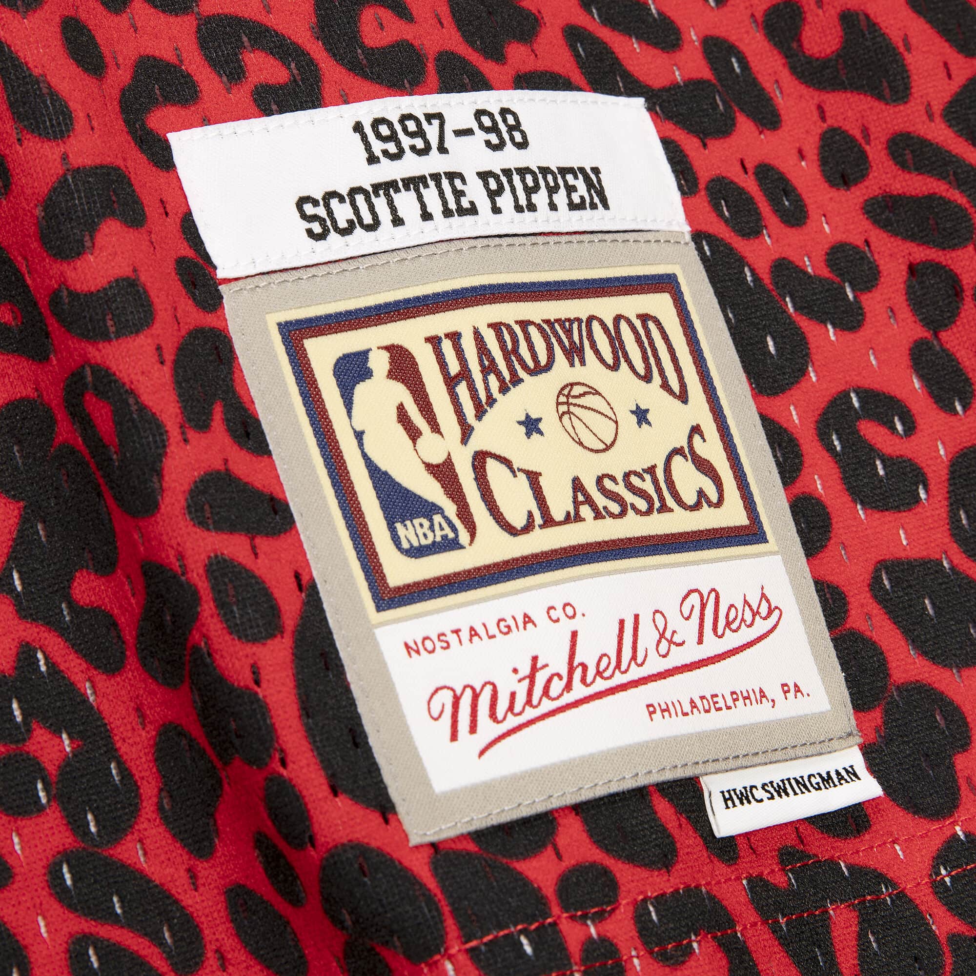Scottie Pippen Chicago Bulls Mitchell & Ness Youth Hardwood Classics  Swingman Throwback Jersey - Black
